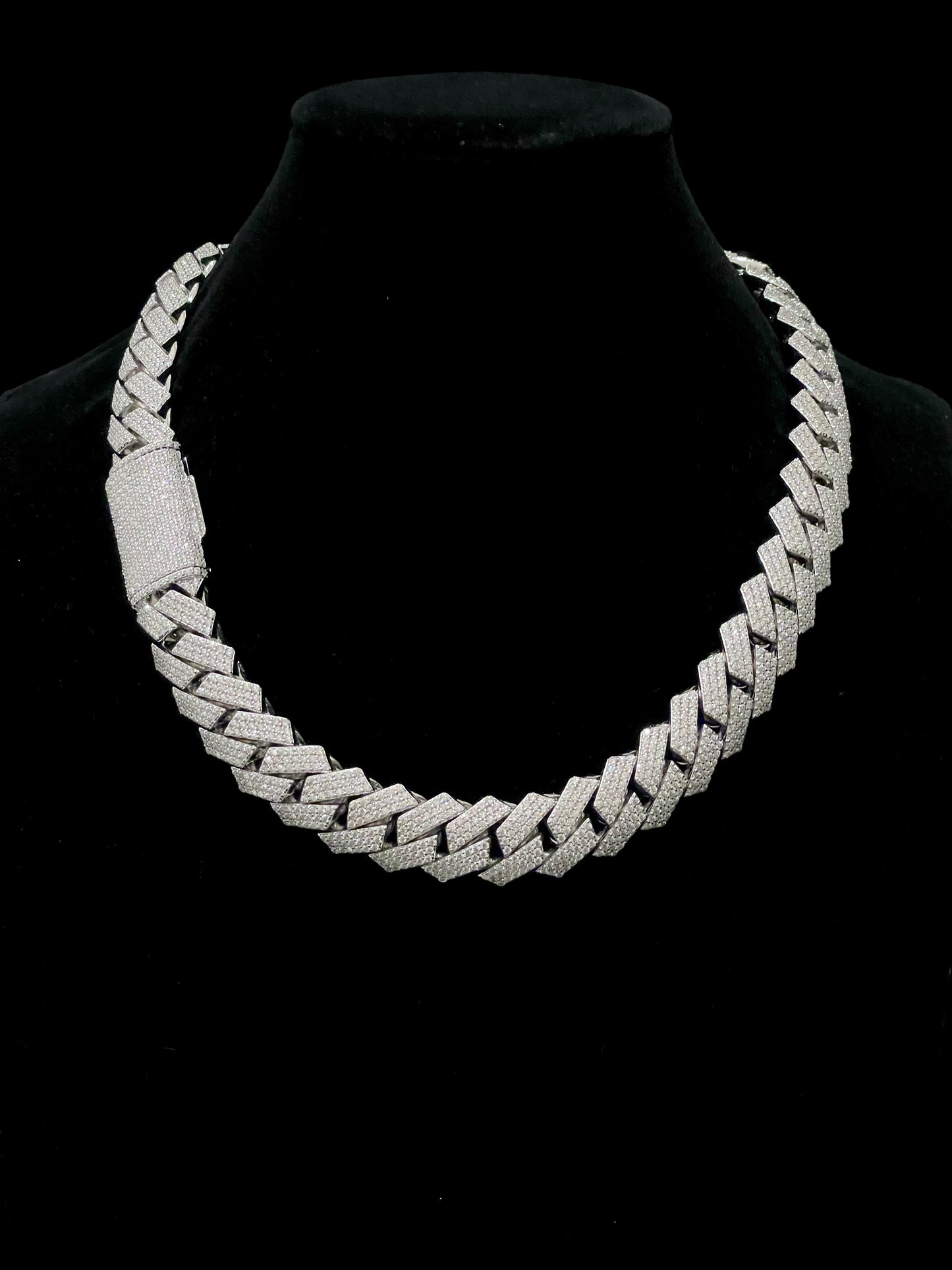 18MM MOISSANITE MIAMI CUBAN LINK CHAIN