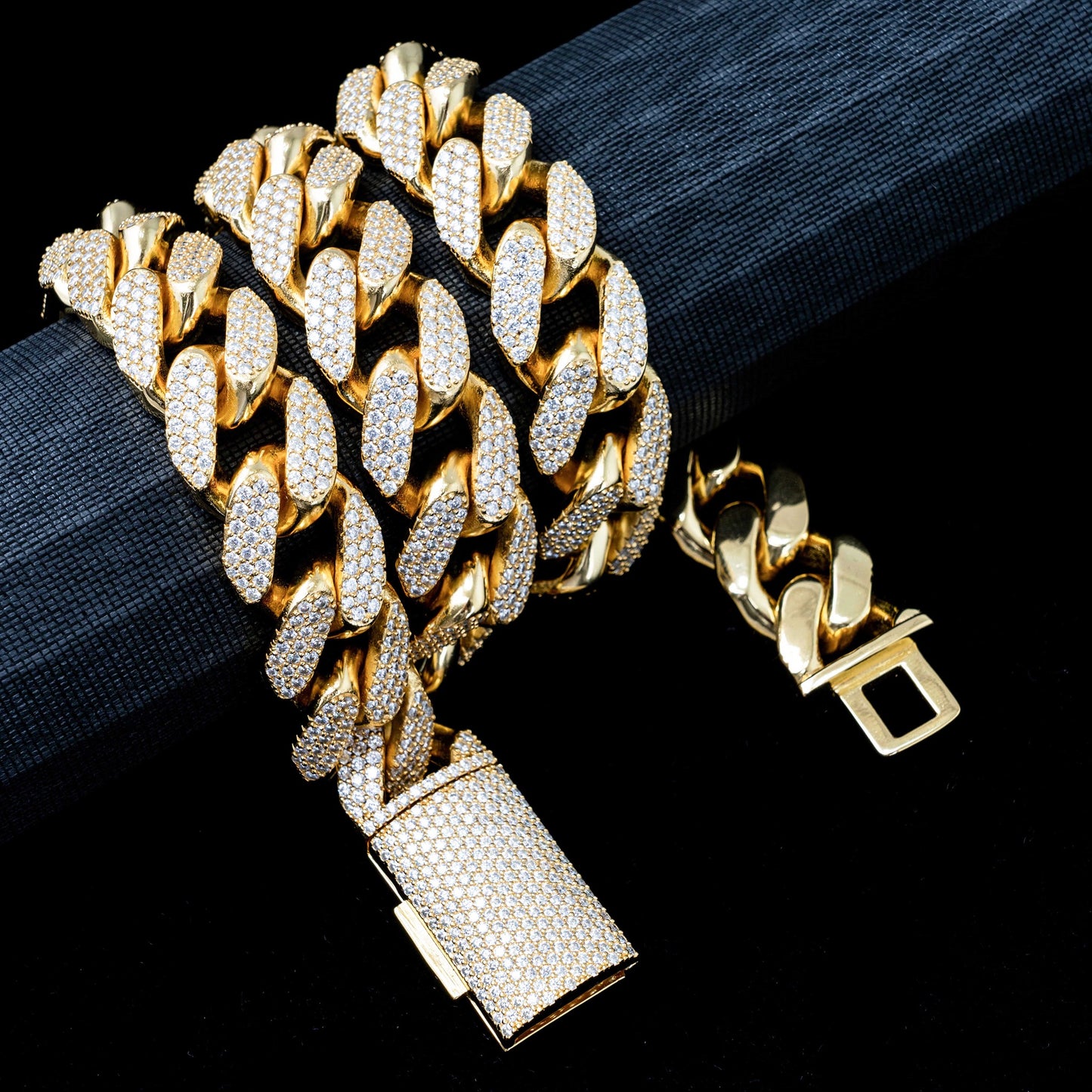 18MM MOISSANITE CUBAN LINK CHAIN