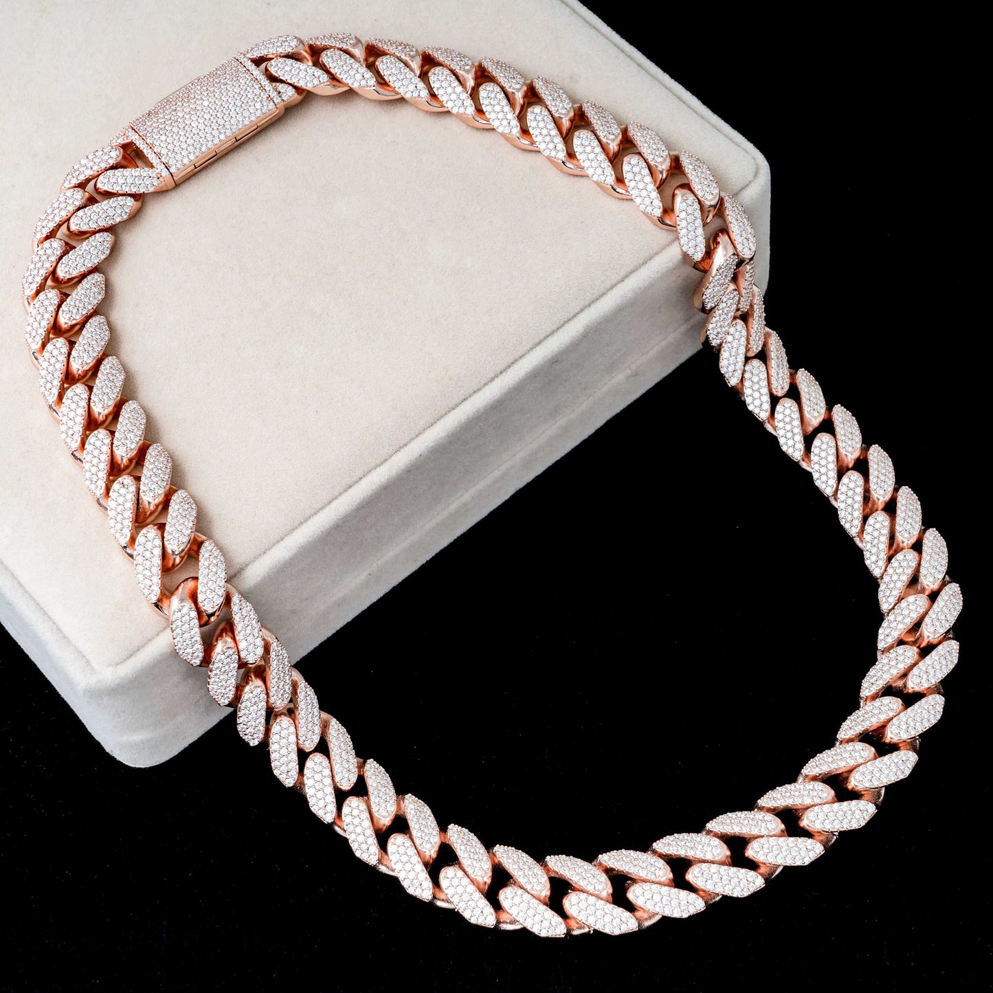 18MM MOISSANITE CUBAN LINK CHAIN