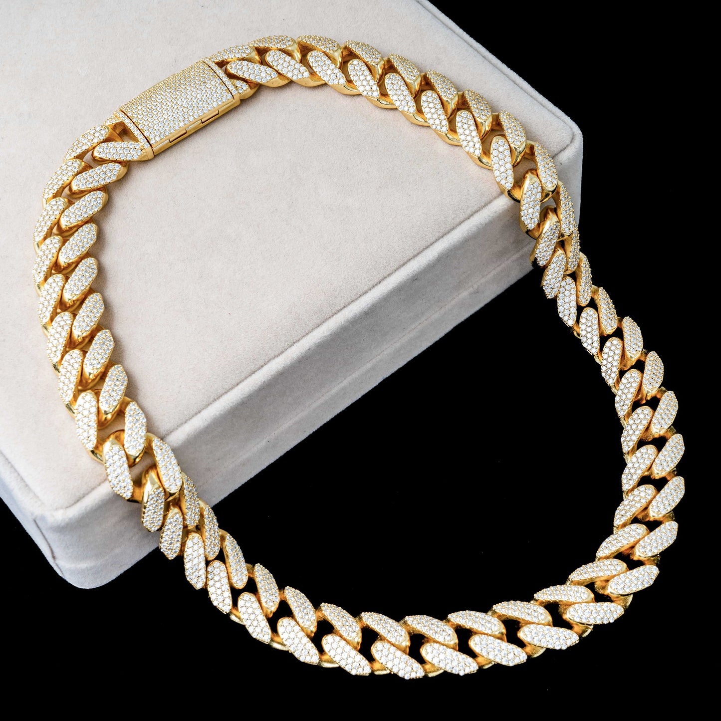 18MM MOISSANITE CUBAN LINK CHAIN