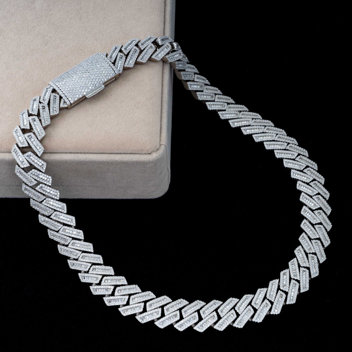 18MM MOISSANITE MIAMI CUBAN LINK CHAIN