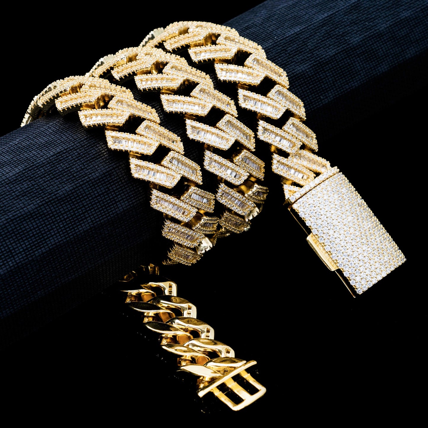 18MM MOISSANITE MIAMI CUBAN LINK CHAIN