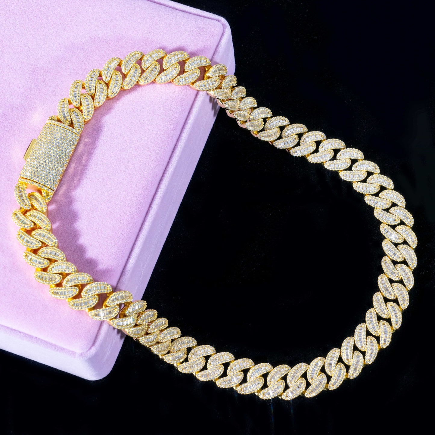 18MM MOISSANITE CUBAN LINK CHAIN