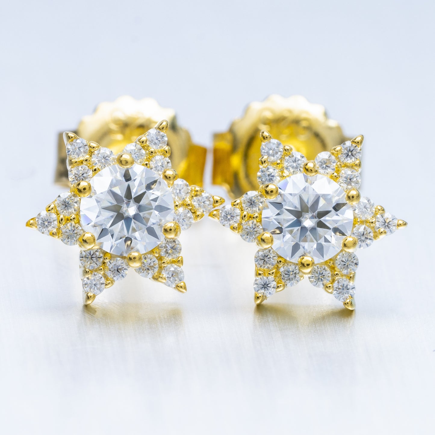 8MM MOISSANITE STAR EARRINGS