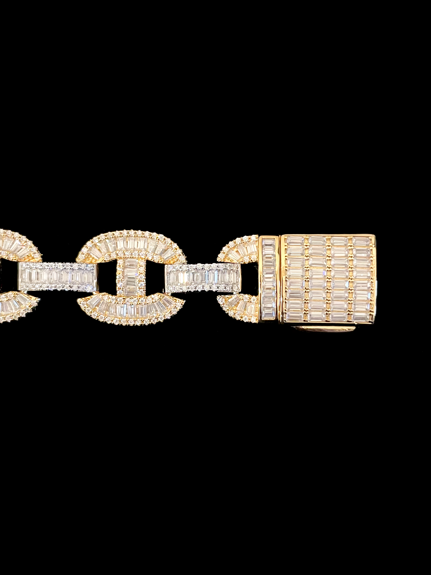 17MM MOISSANITE BAGUETTE GUCCI LINK BRACELET